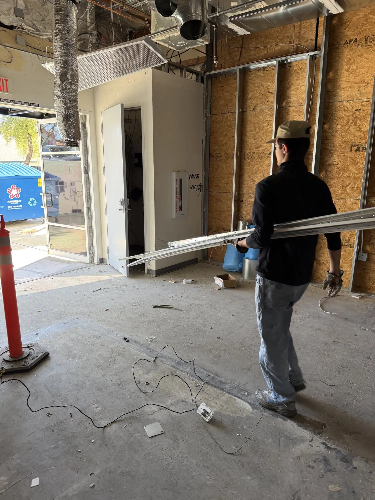 Commercial cleanout in Tucson AZ by Haul Heroes